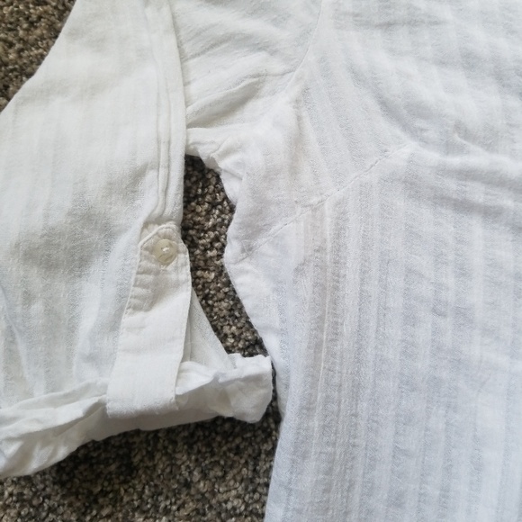 *2 for $10 item* Effortless Summer Top - Picture 2 of 4